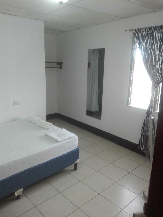 Hostal Don Frank San Carlos Extérieur photo