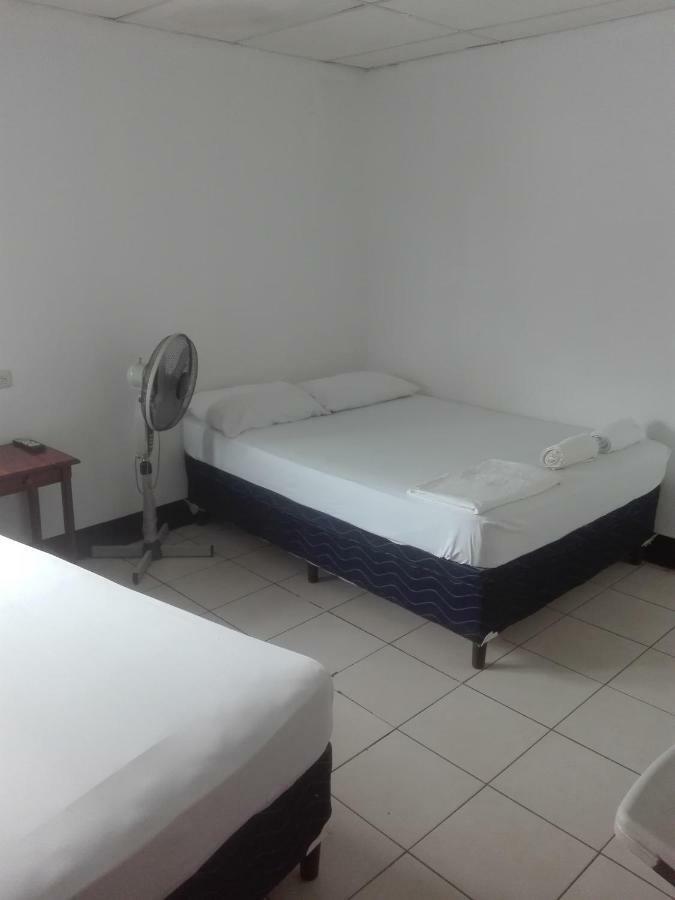 Hostal Don Frank San Carlos Extérieur photo